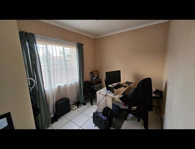 2 BEDROOM PROPERTY TO RENT IN POMONA